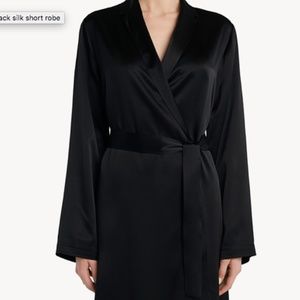 LA PERLA SILK SHORT BLACK ROBE - new with Tags!